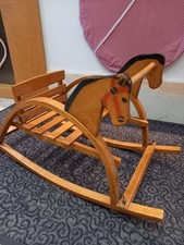 Altes antikes Schaukelpferd