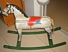 altes Kinder Schaukelpferd