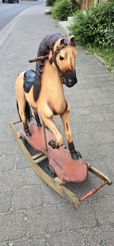 Antikes schaukelpferd aus - schaukelpferd,