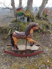Antikes Schaukelpferd aus