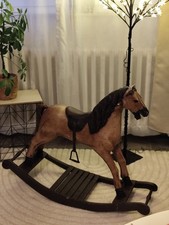 Museales Antikes Schaukelpferd