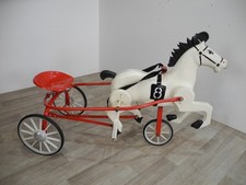 Antik Pferd mit Sulky